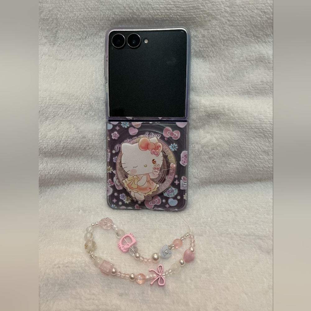 Galaxy Z Flip 7 Hello Kitty Case
